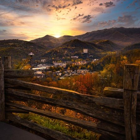 Rock Of Ages, Hot Tub, Game Room, Wifi, 1089 Free Tickets Each Paid Day, Dollywood And More Піджен-Фордж Екстер'єр фото